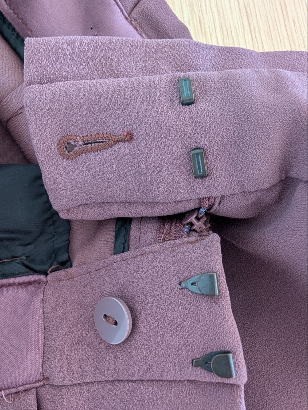 Express Pants | Size 4 - Picture 6 of 8